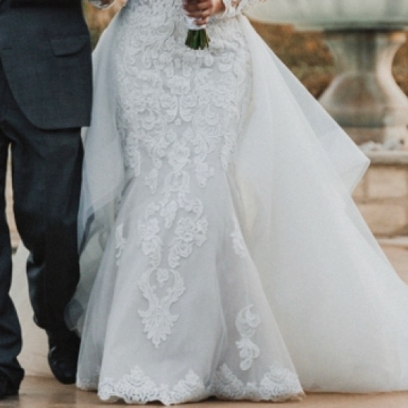 Maggie Soterró wedding Dress and Overlay - Picture 2 of 4